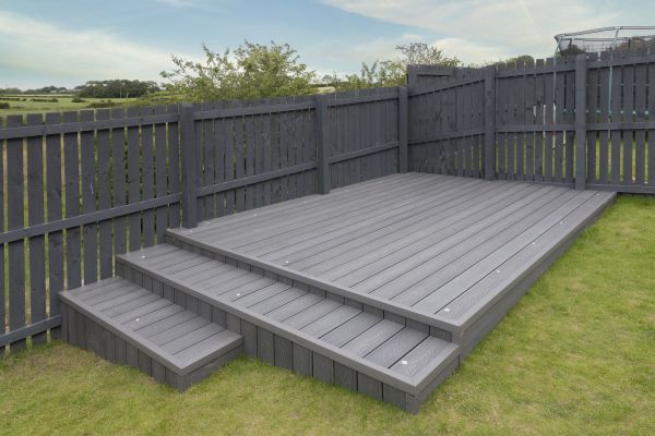 Cost of Vinyl Deck Construction in Farmington
